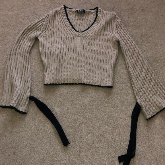 Lulus Sweaters - a crop top sweater